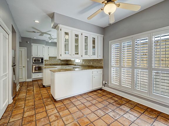 5th image of 2313 Nantucket Dr #B