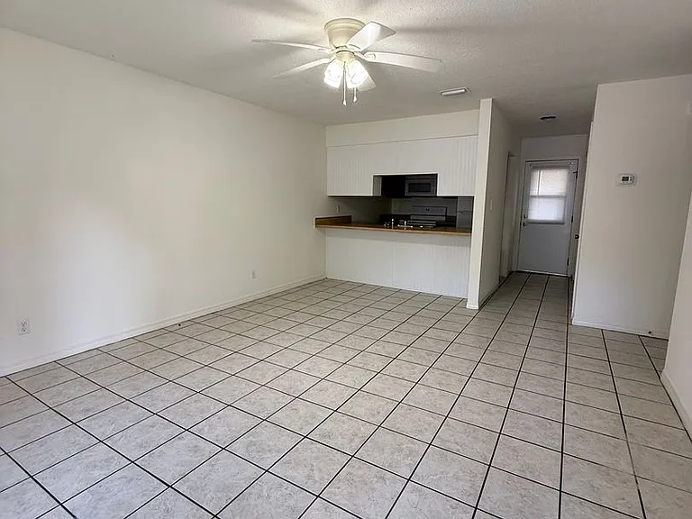 509 Landview Dr #C — Photo 2
