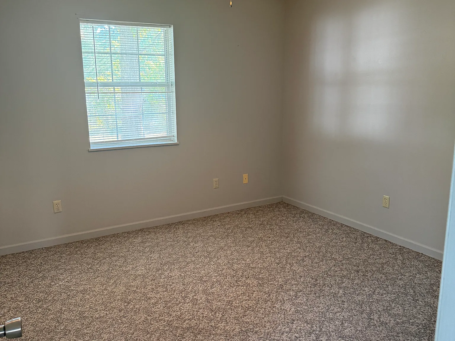 2 bed, 920 sqft, $775 — Photo 3