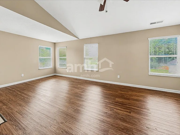 10827 Tanbark Dr — Photo 10