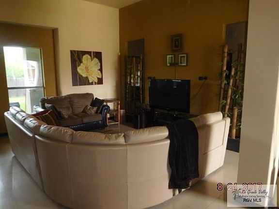 4th image of 4048 Lake View Dr