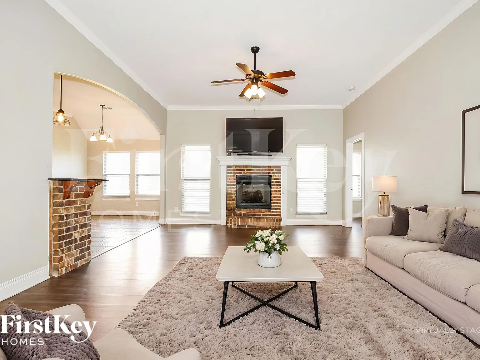 4 bed, 2.5 bath, 2551 sqft, $2,210 — Photo 3