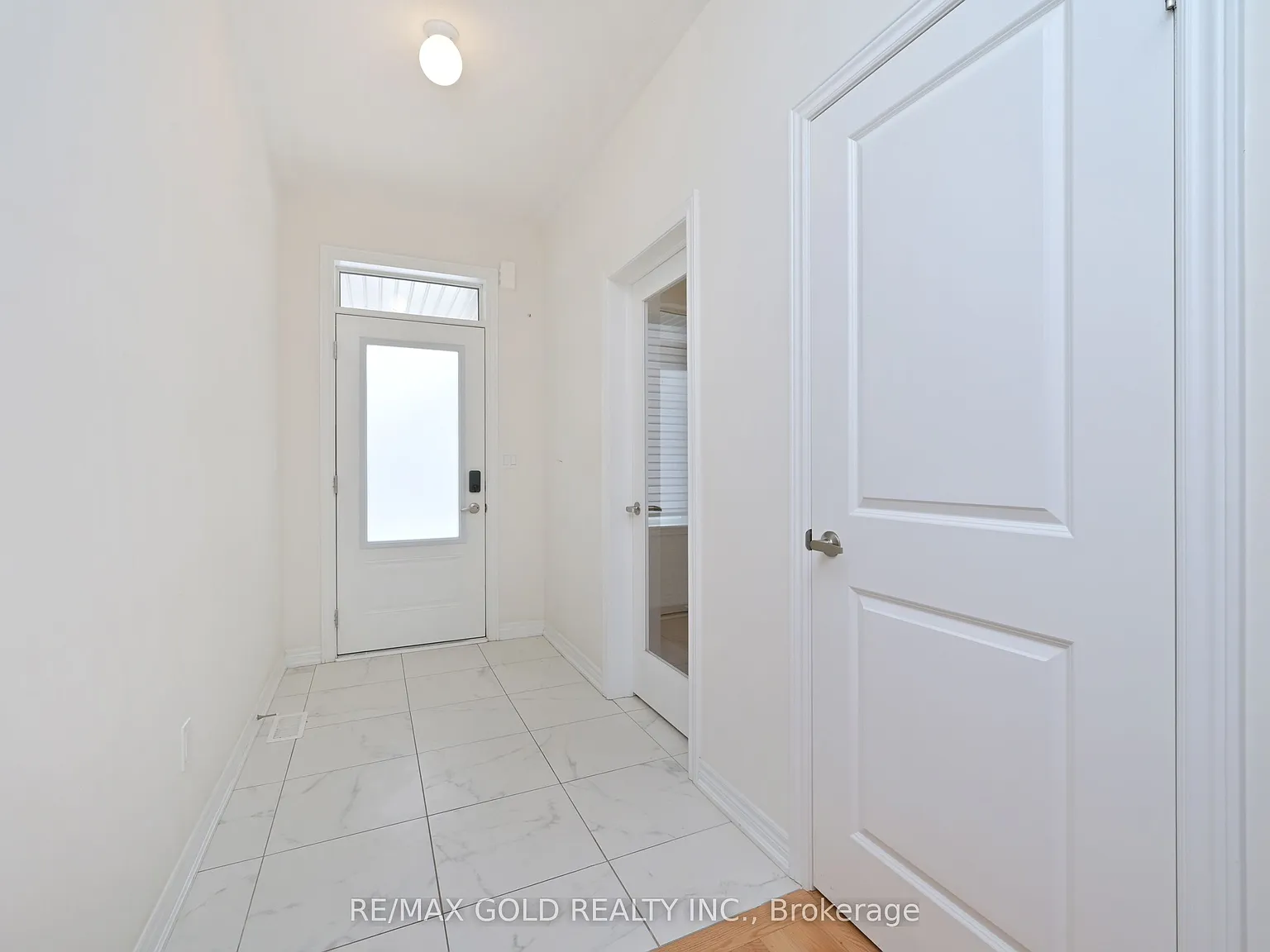5 bed, $3,100 — Photo 2