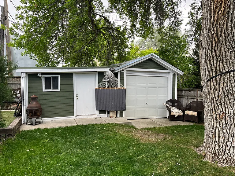 1064 E Hollywood Ave — Photo 13