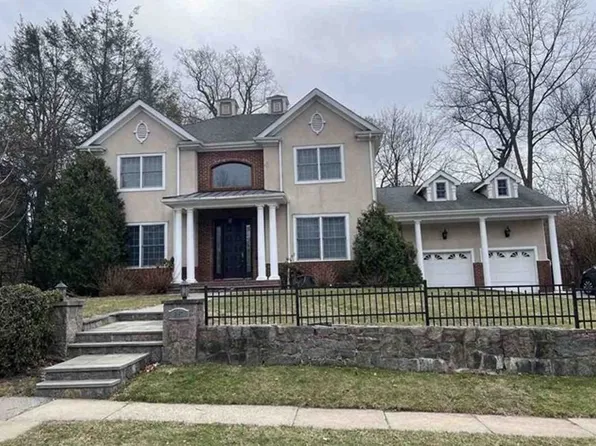 217 Forest Ave, New Rochelle, NY 10804