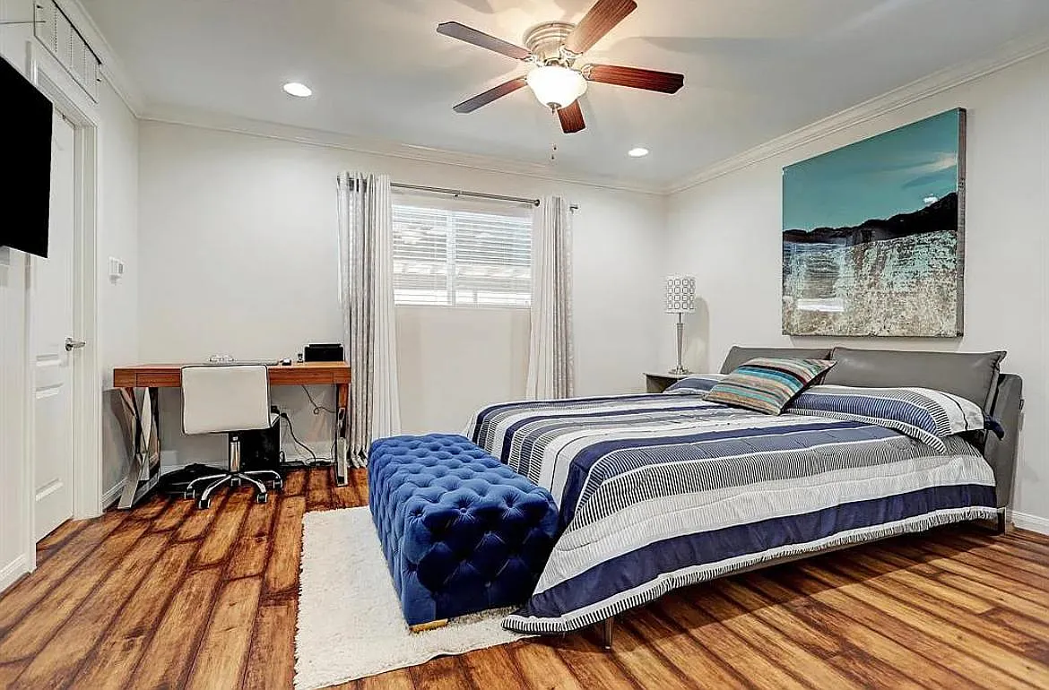 5333 Richmond Ave — Photo 3
