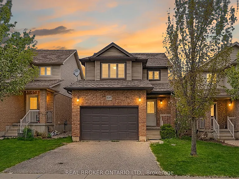 1047 Marquette Dr — Photo 2
