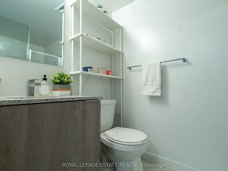 31 Tippett Rd #657 — Photo 4