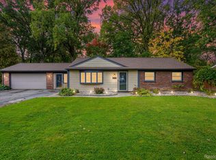 21830 Highview St, Clinton Township, MI 48036