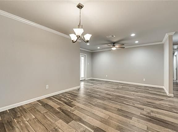 5th image of 309 Shepards Hill Dr