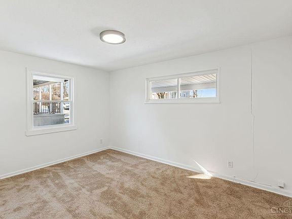 5th image of 1666 Dewey Ave