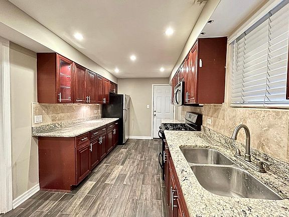 2nd image of 2218 W Augusta Blvd #G