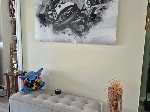 469 Ena Rd APT 2810, Honolulu, HI 96815