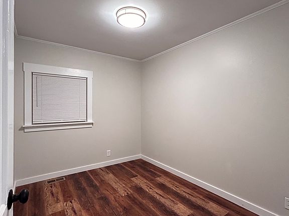 4th image of 207 East Ave