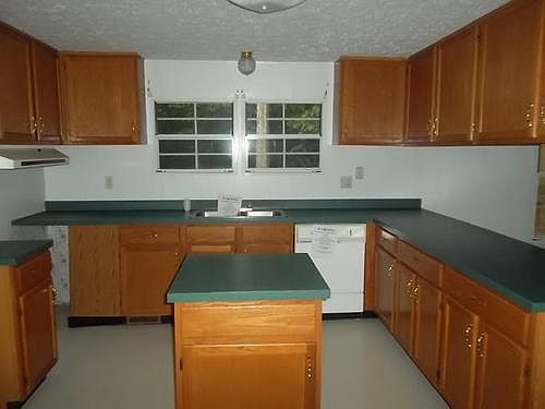3rd image of 113 Apple Tree Ln