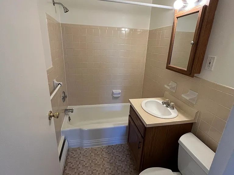 323 W Pennsylvania Ave #D — Photo 15