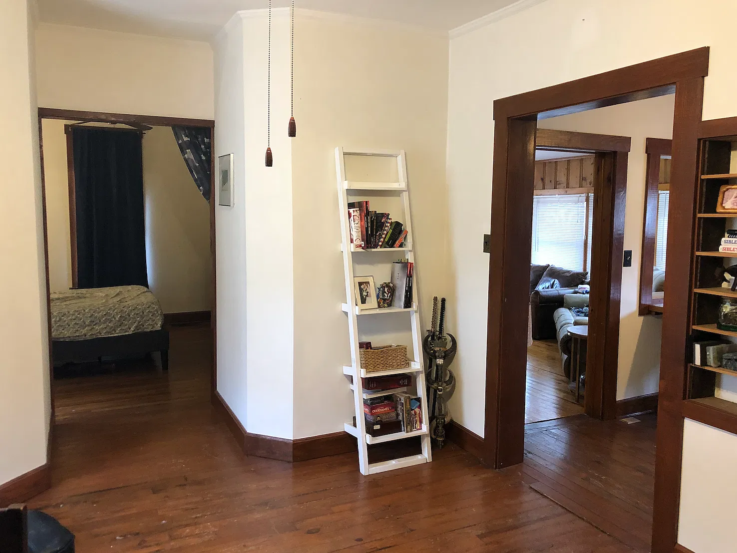 2 bed, 1100 sqft, $1,600 — Photo 2