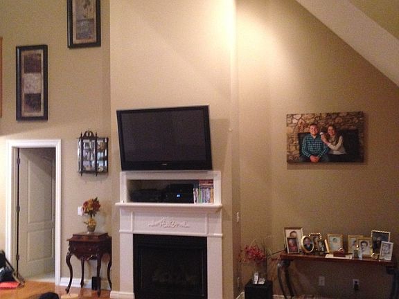 18 foot vaulted ceiling