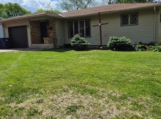 1038 Pleasant Ln, Faribault, MN 55021