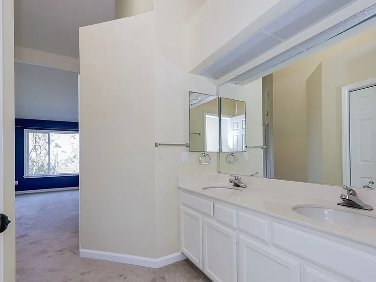 216 Greenview Dr — Photo 37