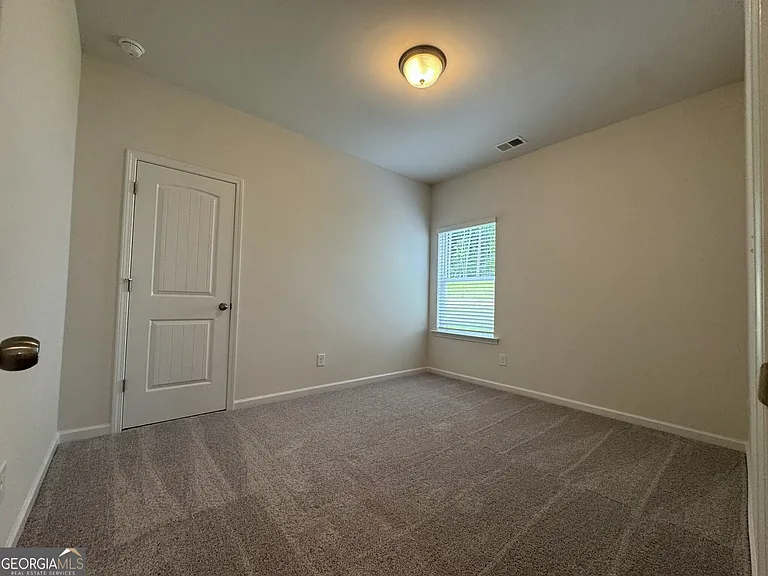 129 Sycamore Ln — Photo 8