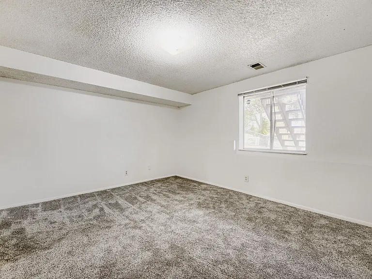 1690 Taft St — Photo 21