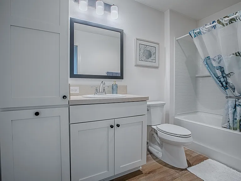 2nd Bathroom