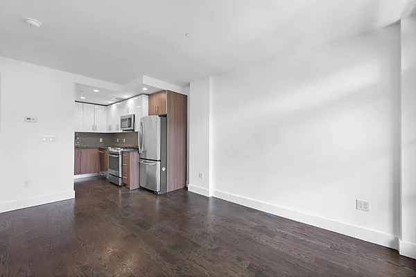 Rented by Farside Realty LLC | media 15