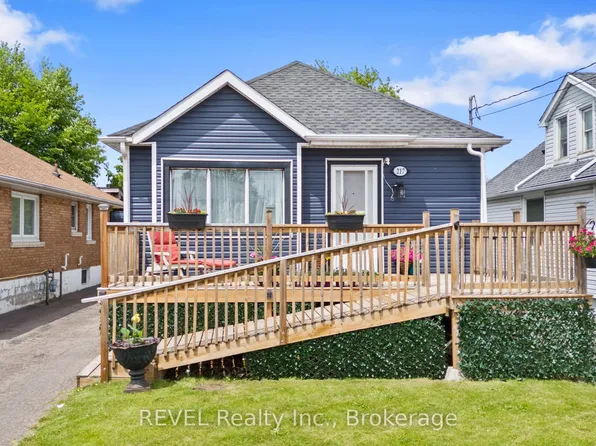 217 Niagara St N, Saint Catharines, ON L2M 4V3