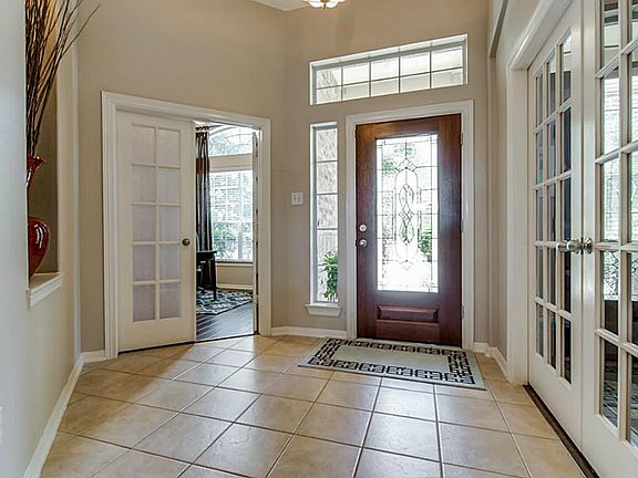 5th image of 12710 Robins Crest Dr