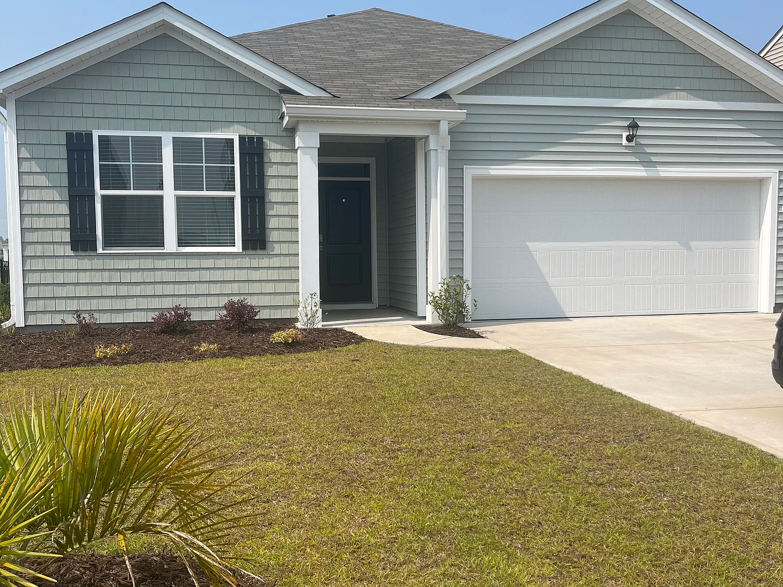 3 bed, 2179 sqft, $2,400 — Photo 2