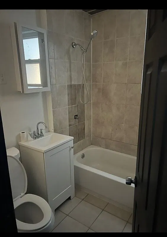 3 bed, 1.5 bath, 1196 sqft, $2,600 — Photo 4