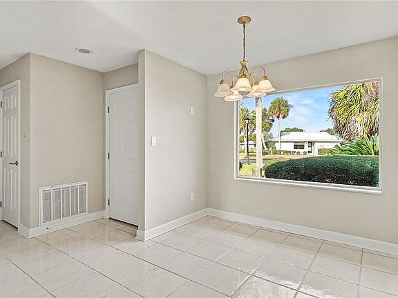 3rd image of 11616 W Kingfisher Ct