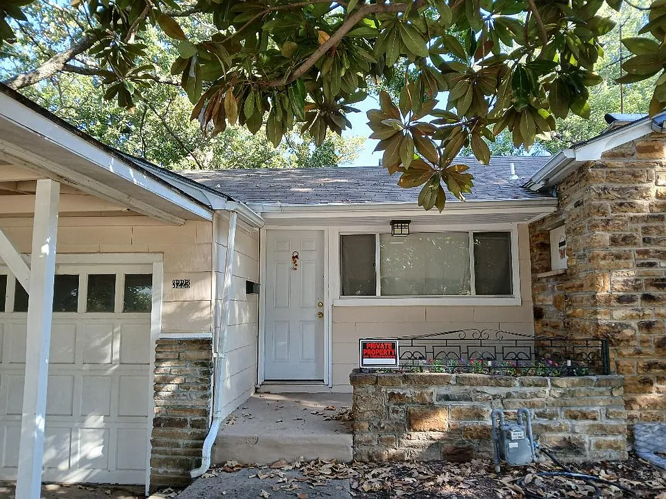 3223 W 40th St