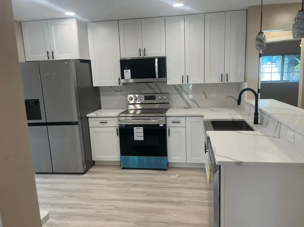 840 Grenoble Dr, Palm Harbor, FL 34684