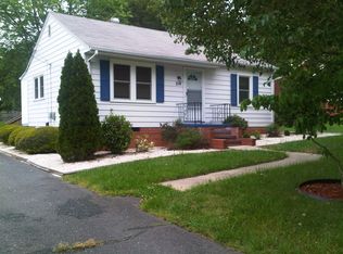 214 Mendenhall Rd, Jamestown, NC 27282