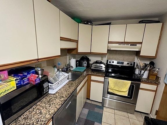 5th image of 189 Littleton Rd Unit 15