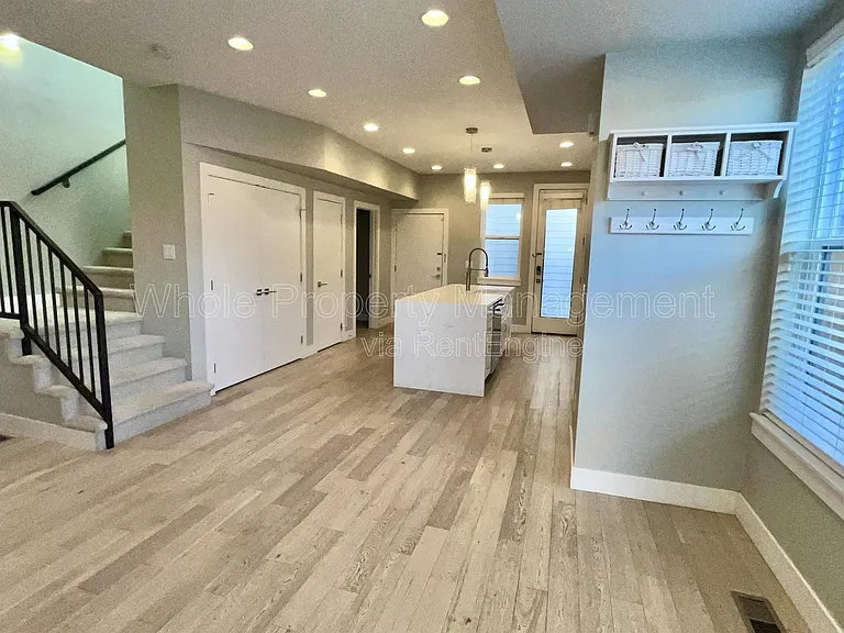 1547 Utica St — Photo 35