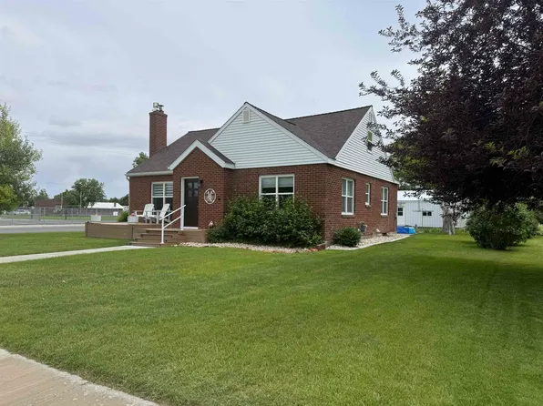 110 Washakie Ave, Lovell, WY 82431