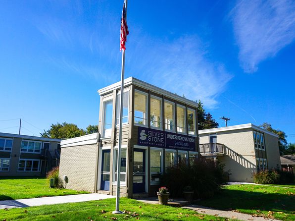 Silverstone Apartments | 5800 Streefkerk Dr, Warren, MI