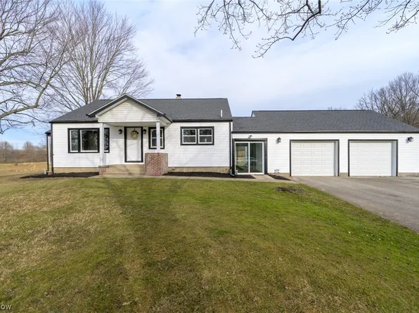 7963 E Liberty St, Hubbard, OH 44425