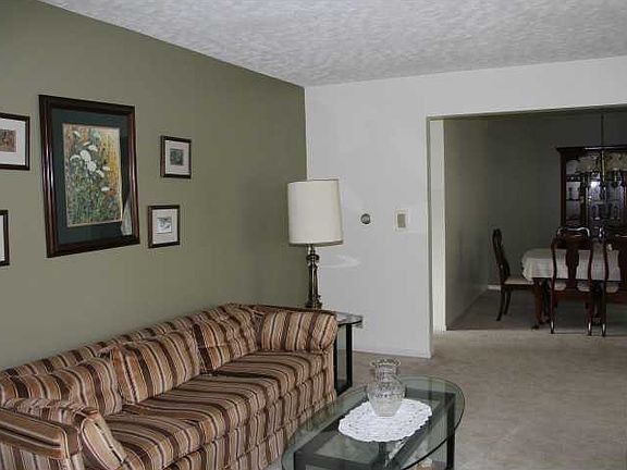5th image of 835 Stratford Dr