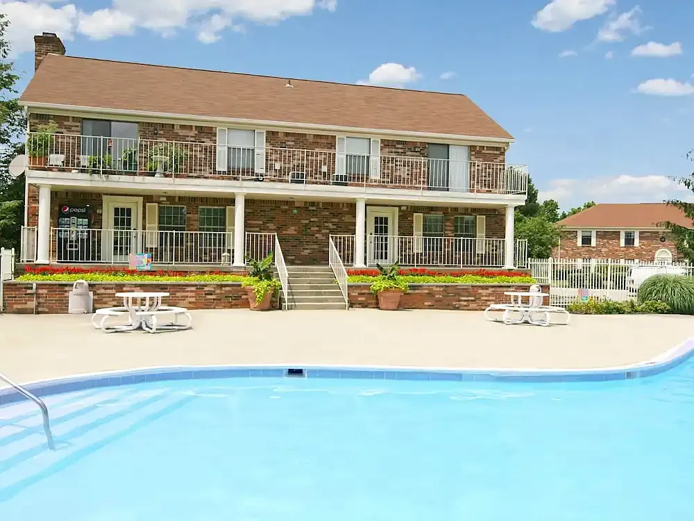 Kimberly Court — Photo 4