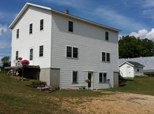 W4662 Barden Rd, Pardeeville, WI 53954