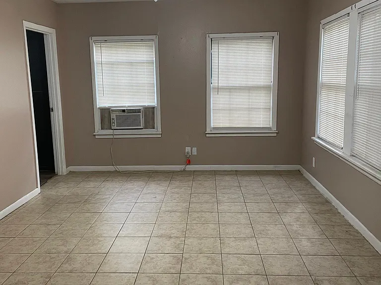 705 S Roosevelt Ave — Photo 9