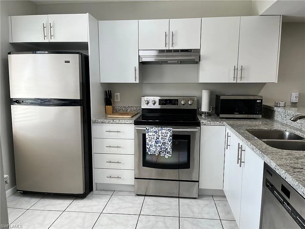 2 bed, 2.0 bath, 1251 sqft, $4,500 — Photo 4