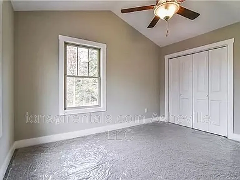 601 Fairview Rd — Photo 16