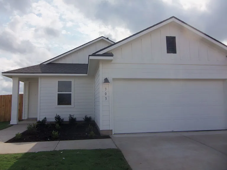 303 Cold Springs Loop — Photo 1