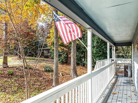 3rd image of 317 Pioneer Cir