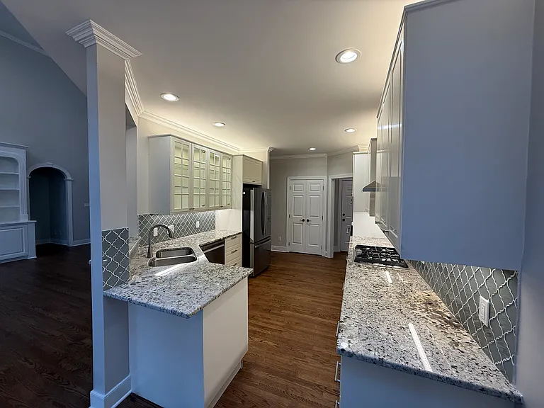 205 Tynemouth Dr — Photo 23